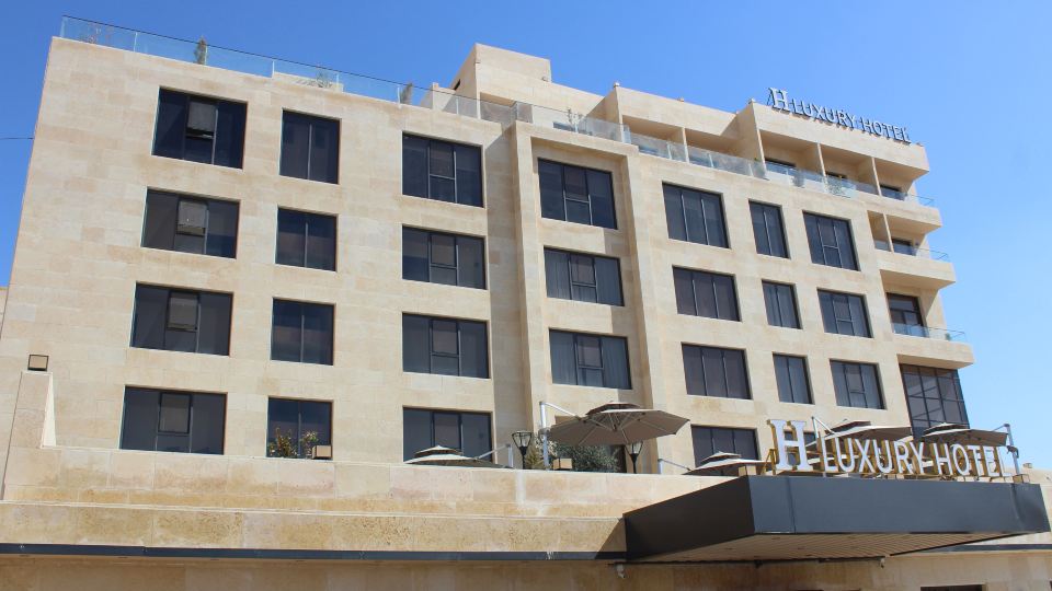 H luxury hotel