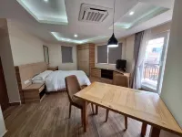 West Studio Flat 1, Lalitpur Inn - parcheggio