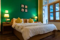 The Coverpage Boutique Stays Mussoorie - balcony