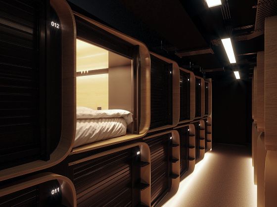 Waverley Capsule Hotel