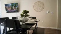 Spacious 2-BR APT 10min to Disneyland فنادق في Orange