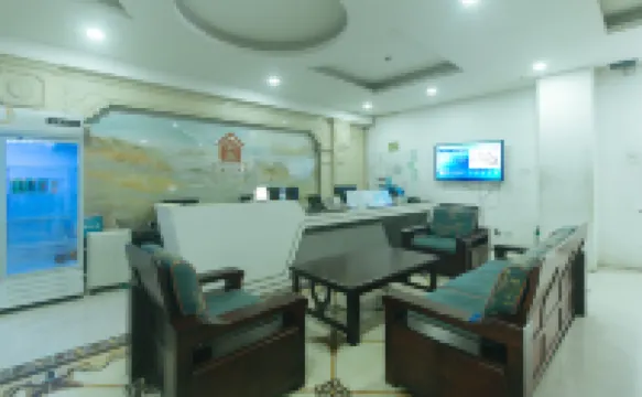 Home Me Hotel by RedDoorz