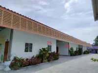 Wiset Sabay Resort Hoteles cerca de Wat Nak