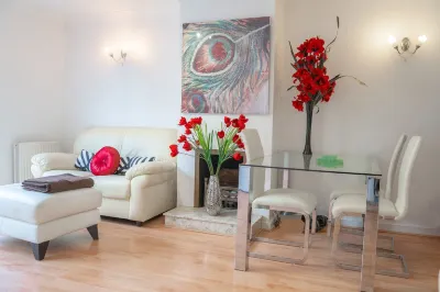 Modern Tower Bridge 3BR House Hotels in 