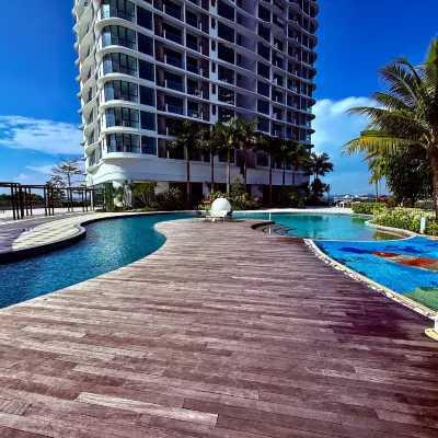 Macrolink 2B2R 7 pax Condo Medini near legoland