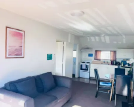 Merivale Court One Bedroom Apartment-Unit 8