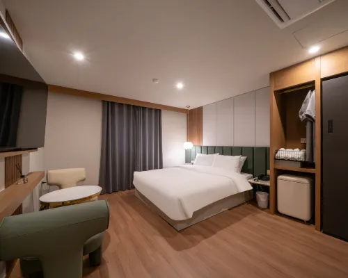 Grandis Hotel Munhyeon Hotels near Busan Bank