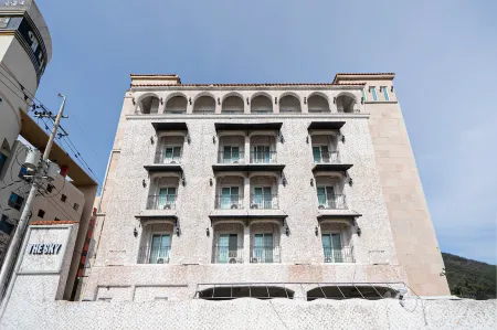 THE SKY Отели в г. Хвасун