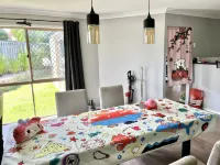 Brisbane Quiet Homestay Hotels in Loganholme