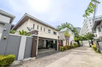 Pattaya Private 4-Bedrooms, 5-Bathrooms Pool Villa - Villas