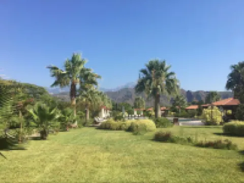 오딜 호텔 치랄리