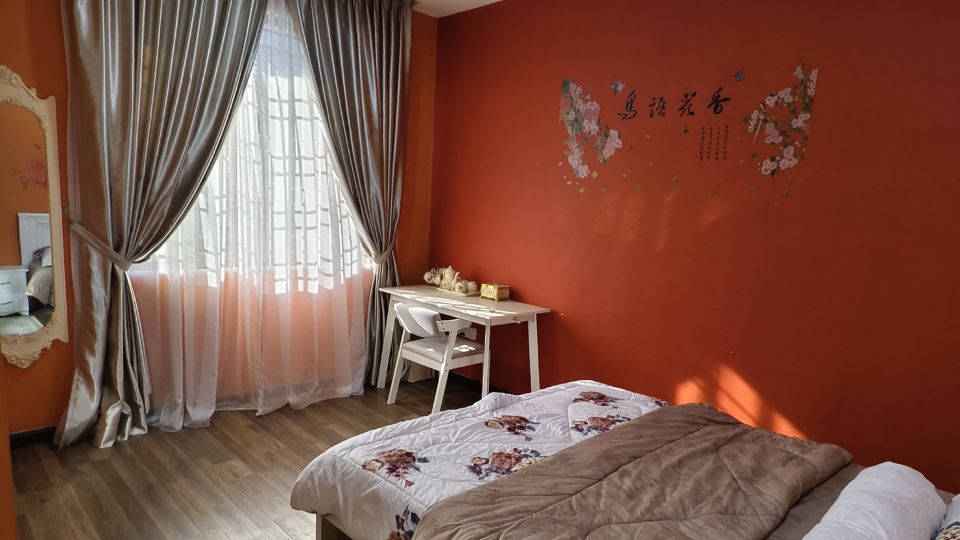 The Cozy Corner, Petite Retreat.