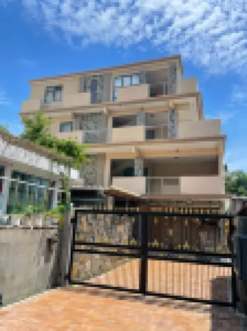 Luxurious Teak Furnished City Apartment w/ Pool Hotels in 