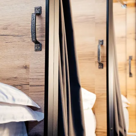 Хостел 1377 Отели рядом с достопримечательностью «Мечеть Абу Наср аль-Фараби»