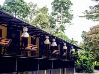 บ้านเขากอด โรงแรมในอำเภอ ลานสกา