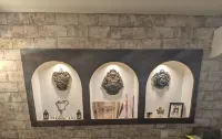 The Sorcerer's Lair - Apartments