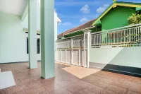 OYO 95293 Citra Homestay Syariah - parkir