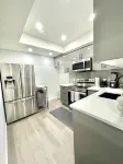 Modern Cozy Suite in St. Albert - Vila