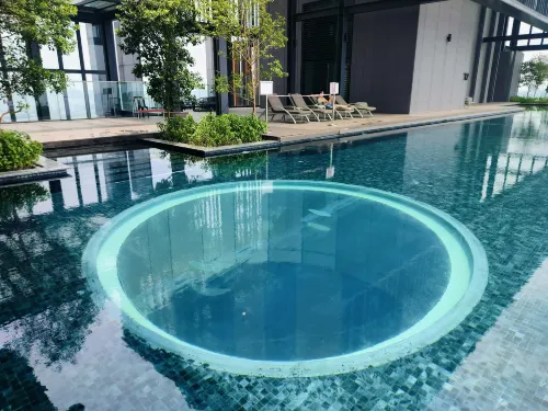 Luchentia Residence homestay - Infinity Pools