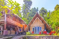 Rejeng Bungalow near Gangga Waterfall Lombok Hotels in North Lombok Regency