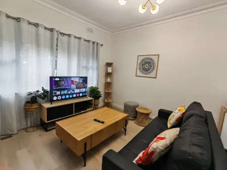 Humble Abode near Station, Costco, Eastland Отели рядом с достопримечательностью «оз. Рингвуд»