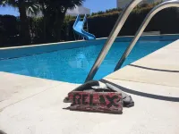 S. Pedro House - Apt. w/pool and garden 5 minutes from the beach  호텔