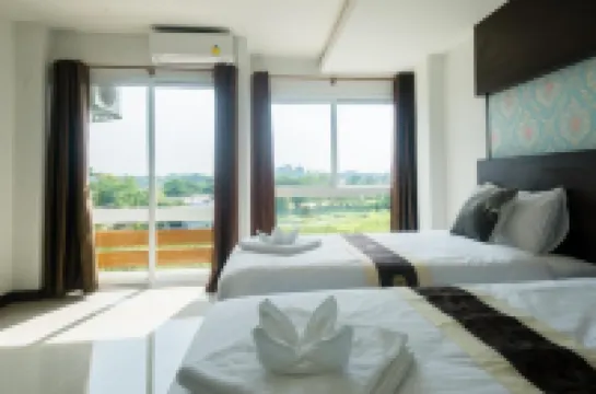 O2 Hotel สกลนคร (โรงแรม โอทู สกลนคร) โรงแรมใกล้โรบินสัน สกลนคร