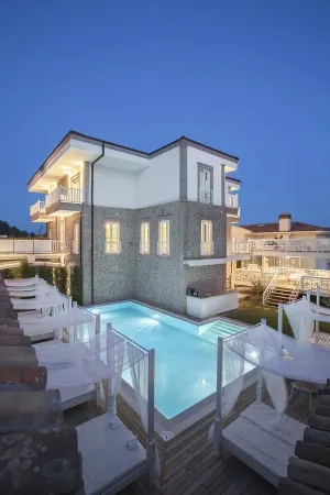 Cunda Piano Hotel Отели в г. Айвалык