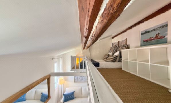 Cozy Studio– Mezzanine/2P– Central/ Port St-Tropez