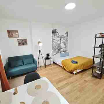 Seine 2-Min & Notre Dame • Cozy Studio Rooms