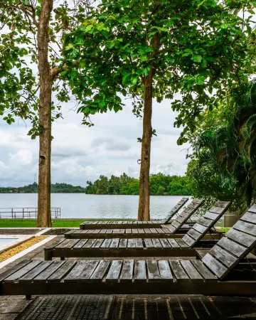 Villa Apsara By Avant Leisure Отели в г. Aluthgama