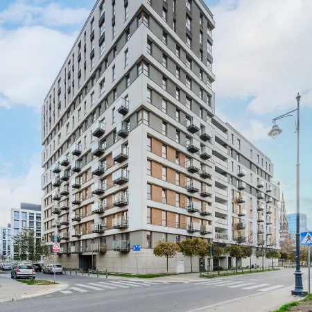 Lumina stylish apart with parking in City Center