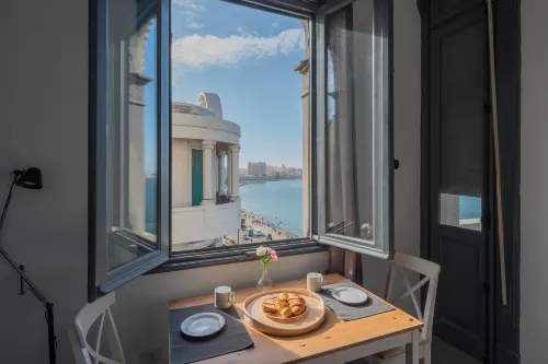 Grey l Studio Apartments Corniche Alexandria Little Venice - Apartemen