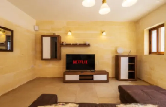 Nadurija - 4 bedrooms (sleeps 8+2 kids) Nadur village