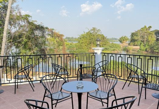 Sunin Hotel Dondet Riverside