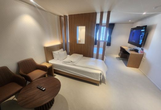 객실 내부 가전