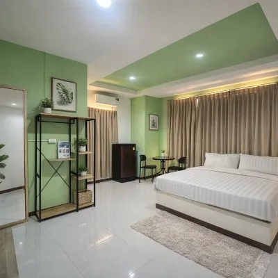 สิมิลัน มอนโด รีสอร์ท แอนด์ แคมป์ปิ้ง โรงแรมใกล้Culture Center of Thai Mueang District