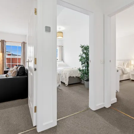 Free Parking | Families |Open plan | Contractors |