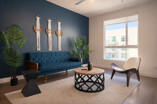 Spacious Stay 10 Min to Disneyland | Pool & Gym - Apartments