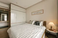 Flow Living 2BRs | WorkSpace | Ecopark