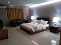 YBC Grand Hotel - parking