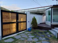 Private • 7 minutes to Chitagodan-gil by car, 5 minutes to Seonginju Station - Pet friendly