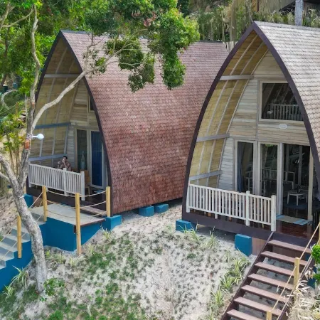 Lumbung Loft Villa w/ Balcony & Seaview in El Nido