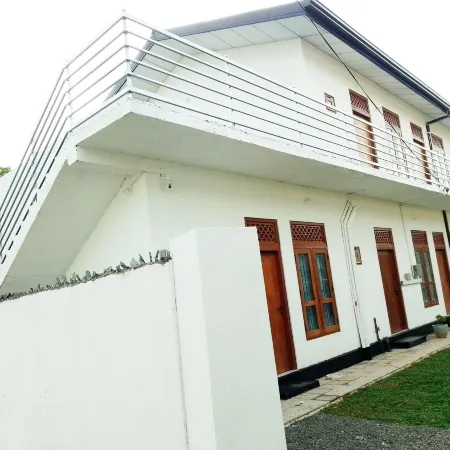 Tropical Suites - Airport Transit Residence