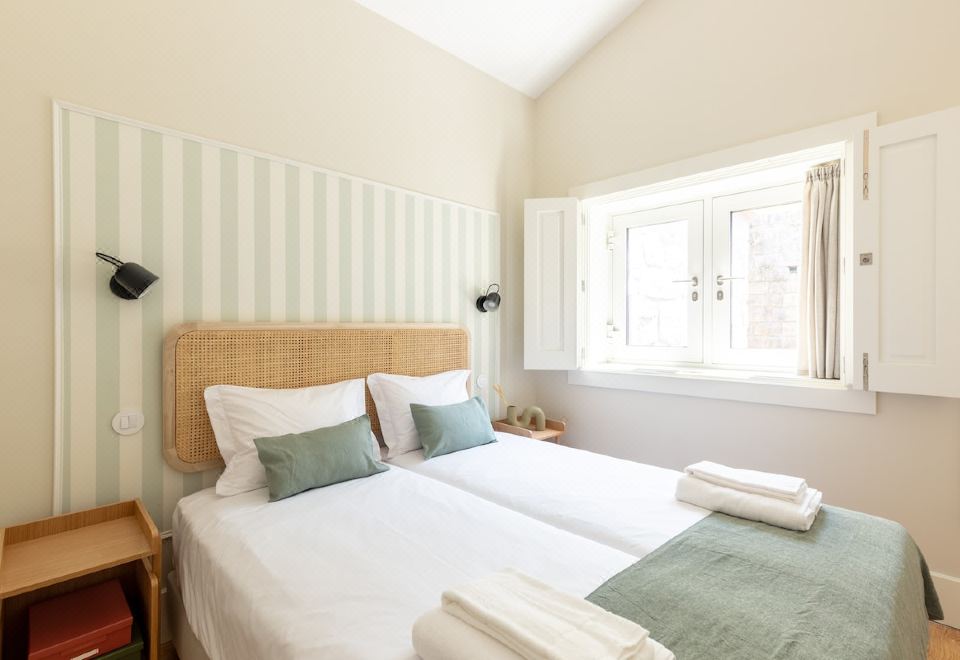 Porto Haven - Under the Luis I Bridge, 4th Floor