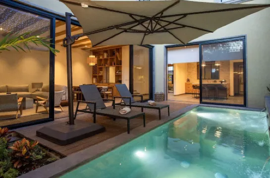 3 BR. House with Private Heated Pool near Rosewood