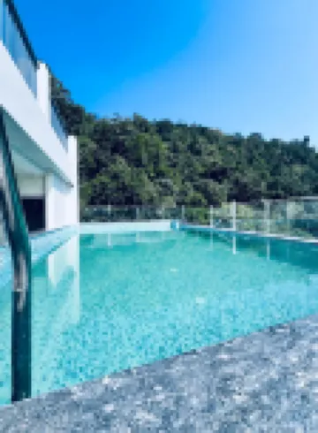 รูทส์ แอนด์ พีคส์