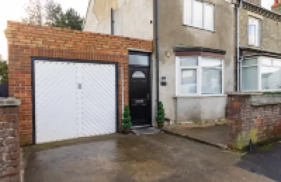 Contractor friendly 6 bed all en suite house