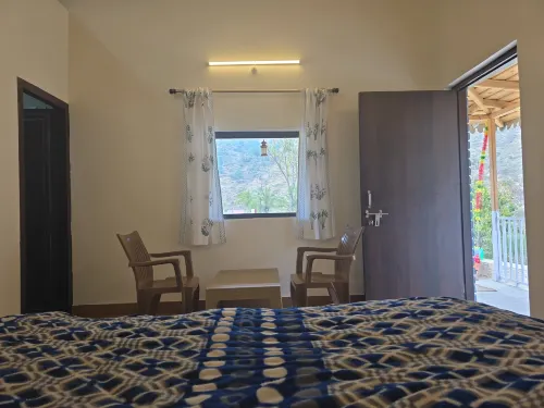 Ekatma Stays, Kakrighat