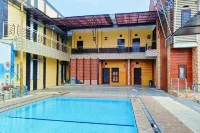 TwoSpaces Living at Matahari Homestay, Batu